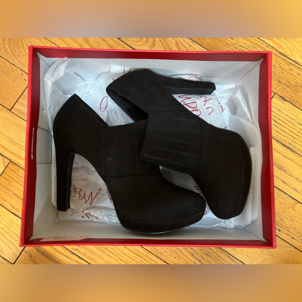 Impo Faux Suede Heeled Black Booties